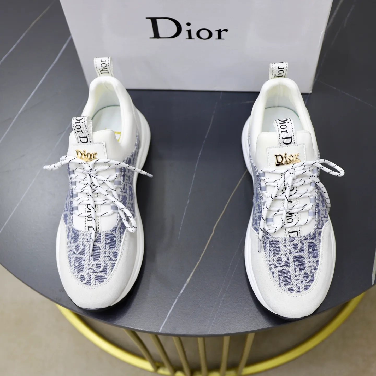 Ex-factory price: 440💰🙅‍♂️🙅‍♂️🙅‍♂️ Brand: Dior DIOR Standard code: 38-44 (45 customized) Grade: Same as the official website Material: Original material splicing Comfortable and breathable lining Lightweight and wear-resistant sports outsole Style category: Men's fashionable casual shoes Running sneakers Distinguished luxury brand elements Top luxury Color: actual picture color